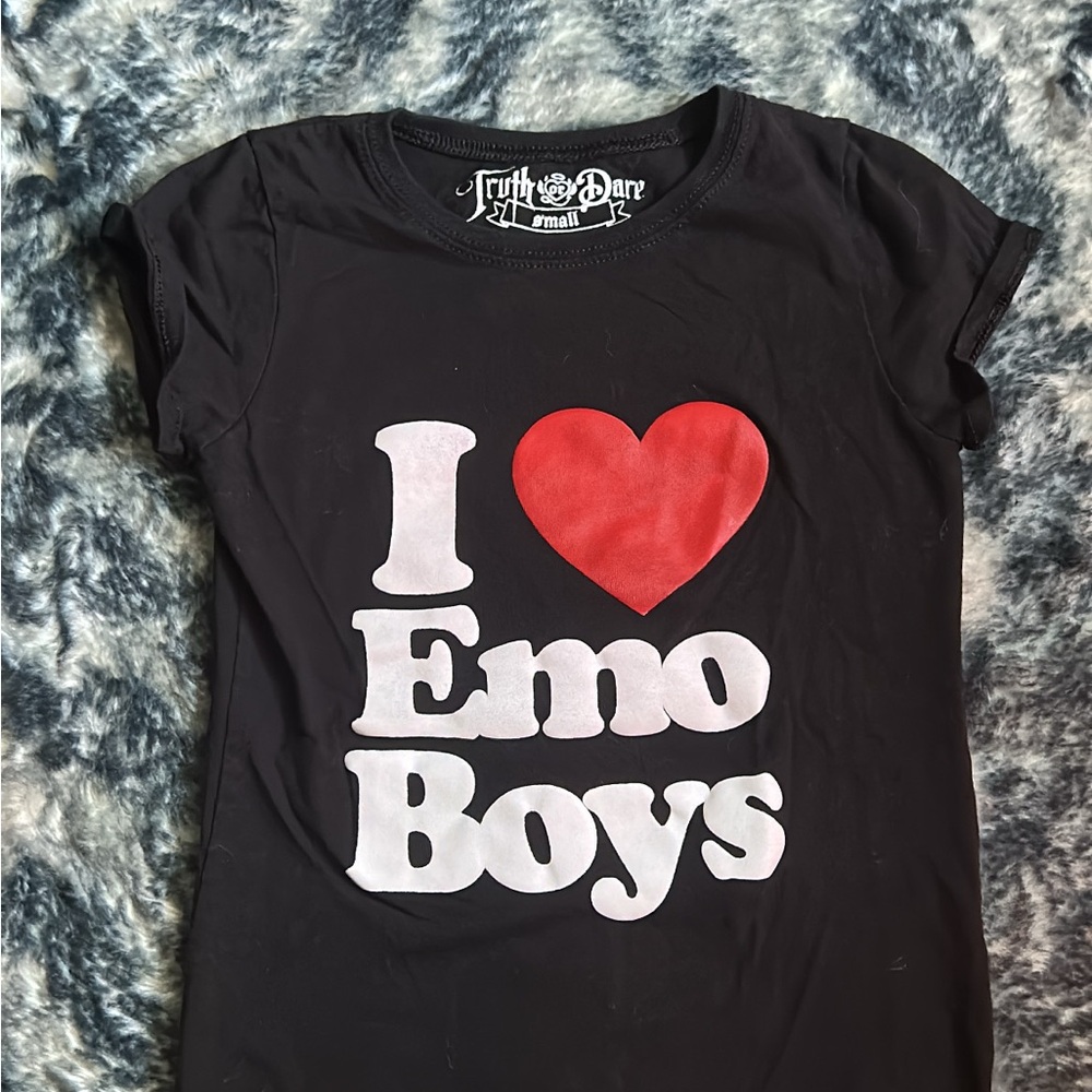 'I Love Emo Boys' T-Shirt